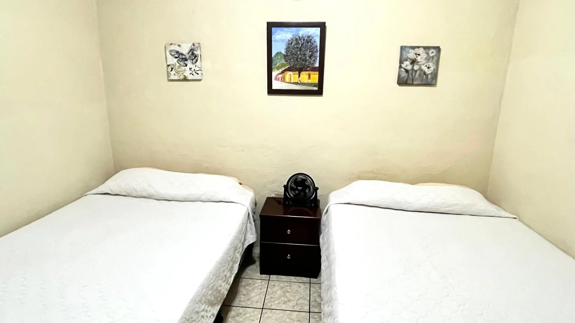 Jireh Guesthouse Антигуа-Гватемала 0*,