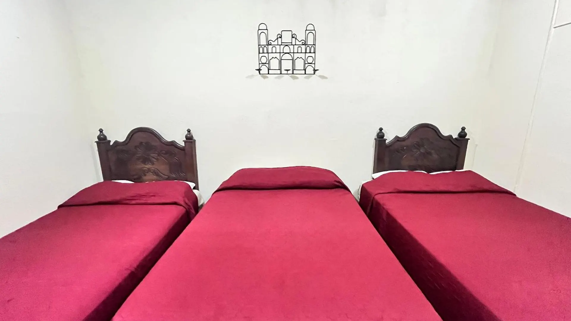 Jireh Guesthouse Антигуа-Гватемала 0*,  Гватемала